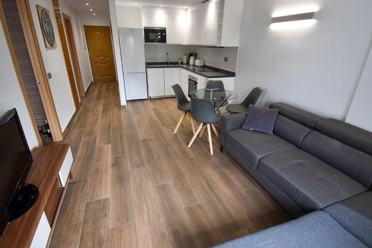 Urb Pueblo Del Parque, Luxury 2 Bedroom Apartment. Fantastic Central Location. Benalmadena Spain