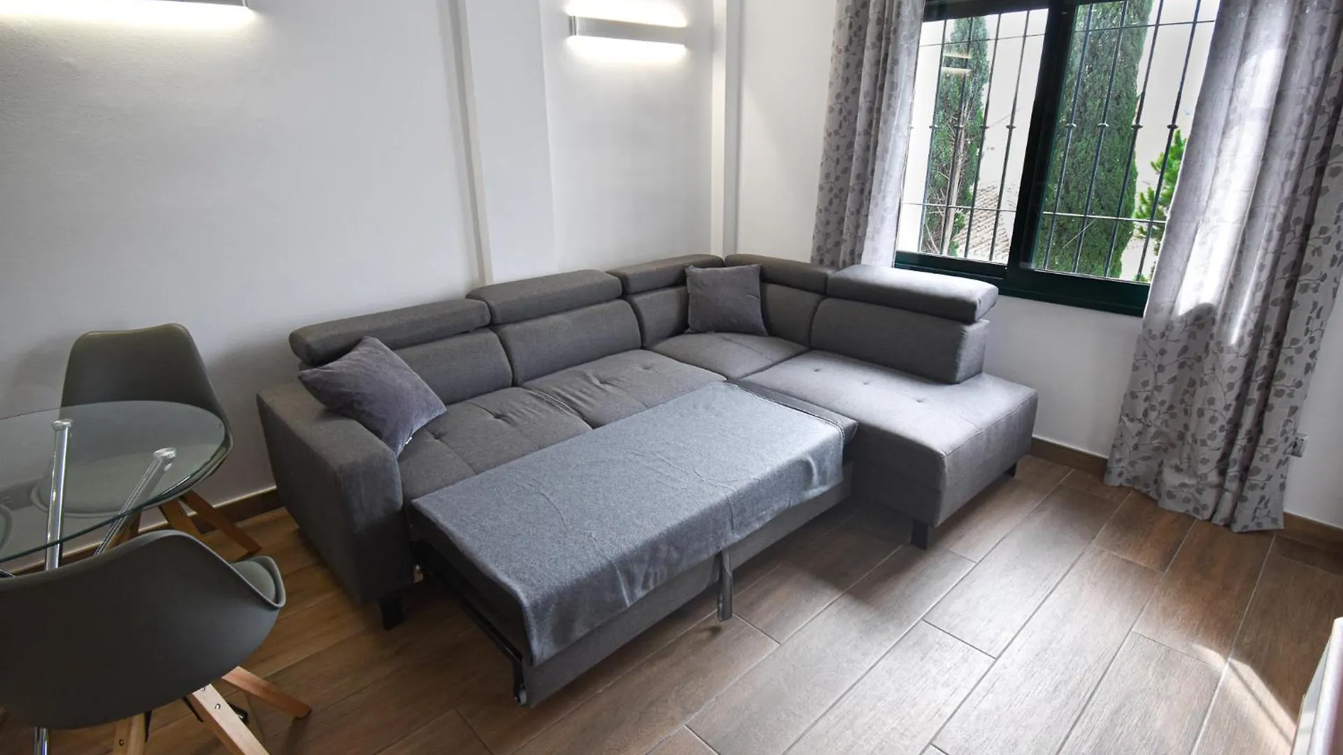 Apartment Urb Pueblo Del Parque, Luxury 2 Bedroom Apartment. Fantastic Central Location. Benalmadena Spain