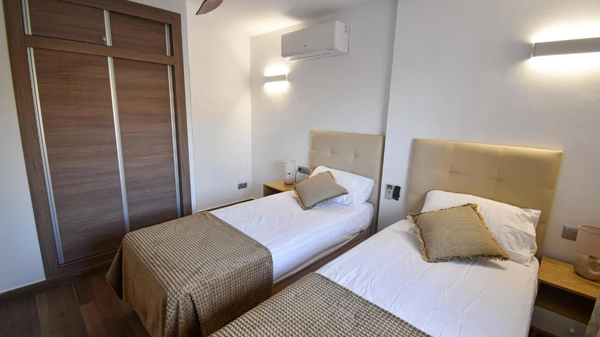 Urb Pueblo Del Parque, Luxury 2 Bedroom Apartment. Fantastic Central Location. Benalmadena 0*,