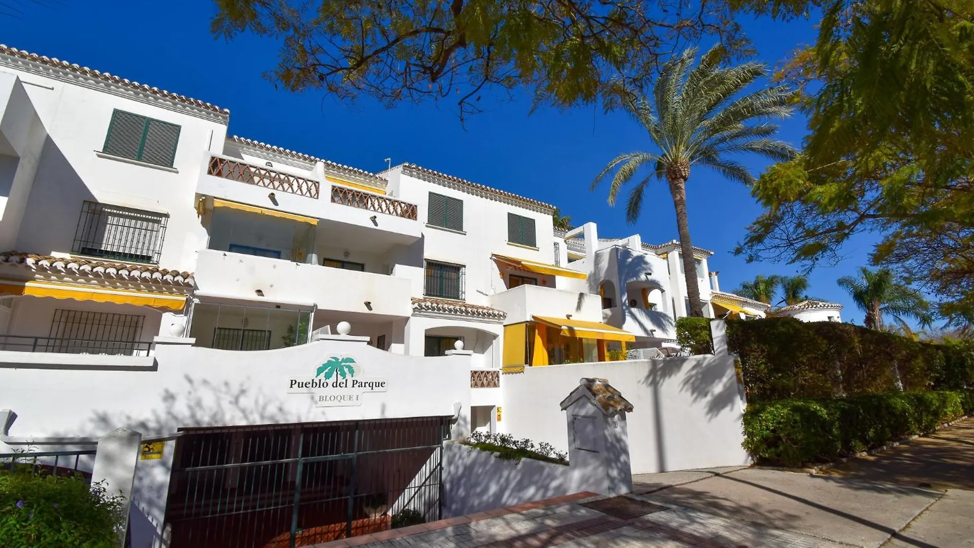 Urb Pueblo Del Parque, Luxury 2 Bedroom Apartment. Fantastic Central Location. Benalmadena 0*,