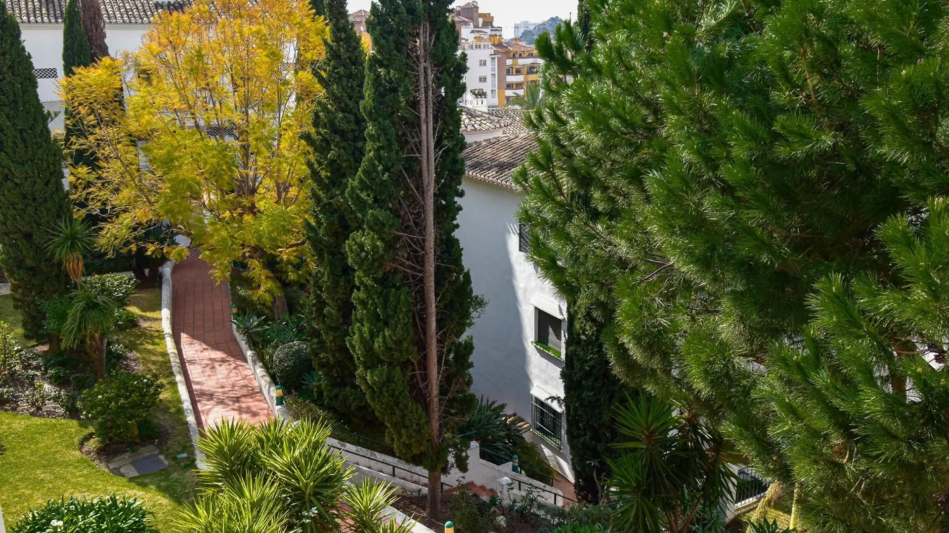 Apartment Urb Pueblo Del Parque, Luxury 2 Bedroom Apartment. Fantastic Central Location. Benalmadena