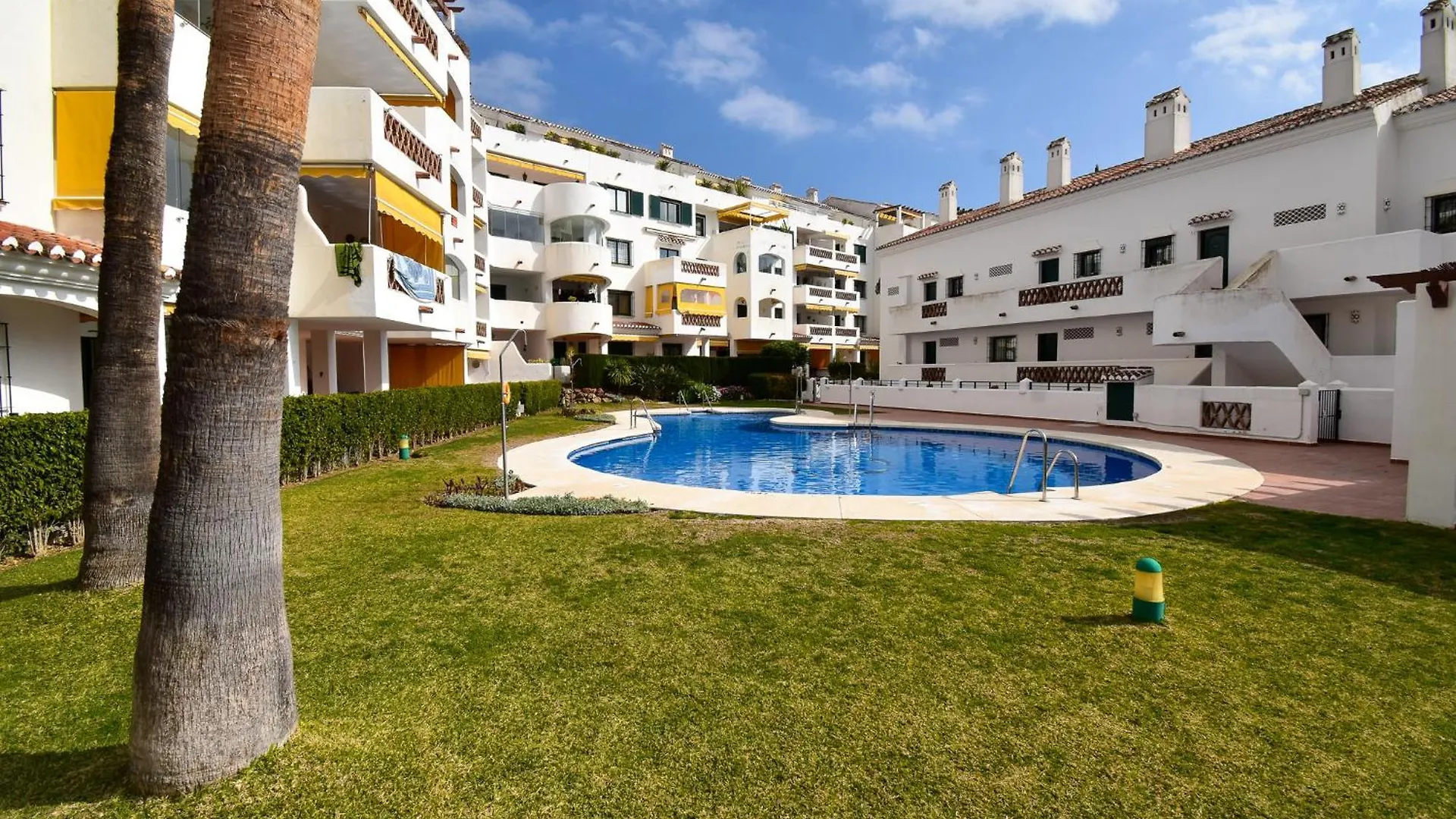 Urb Pueblo Del Parque, Luxury 2 Bedroom Apartment. Fantastic Central Location. contacts